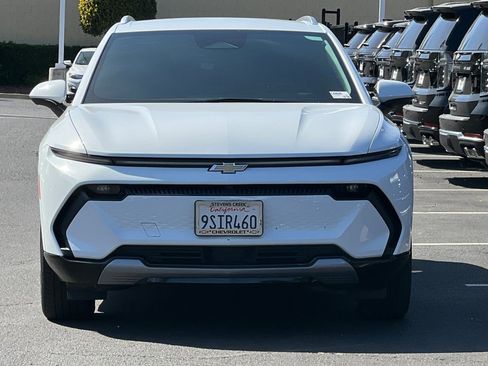 Used 2025 Chevrolet Equinox EV LT w/ Convenience Package image 10