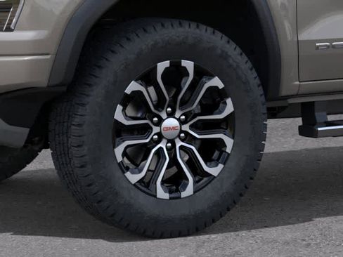 New 2026 GMC Canyon Denali image 10