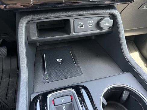 Used 2025 Honda Pilot Elite image 21