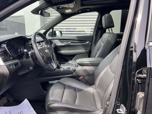 Used 2023 Cadillac XT6 Premium Luxury w/ LPO, Floor Liner Package AWD/4WD image 18