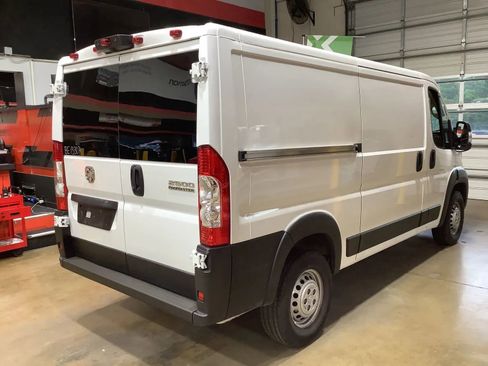 Used 2025 RAM ProMaster 2500 w/ U-Haul Equipment Group FWD image 3