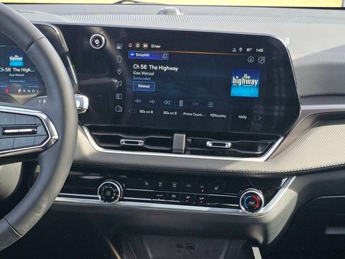 New 2026 Chevrolet Equinox LT FWD image 17