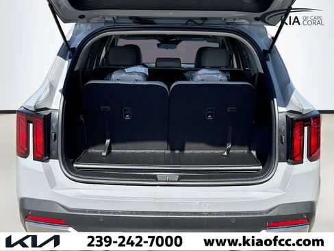 New 2026 Kia Sorento S image 4
