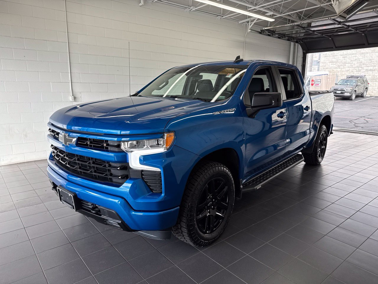 Used 2022 Chevrolet Silverado 1500 RST w/ Protection Package AWD/4WD image 4
