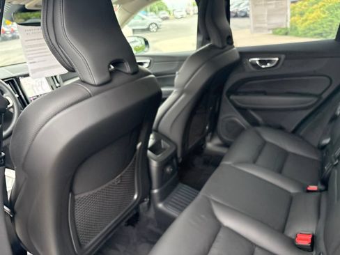 Certified 2025 Volvo XC60 T8 Plus w/ Protection Package Premier AWD/4WD image 32
