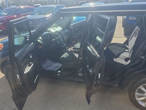 Used 2012 Kia Soul + FWD image 3