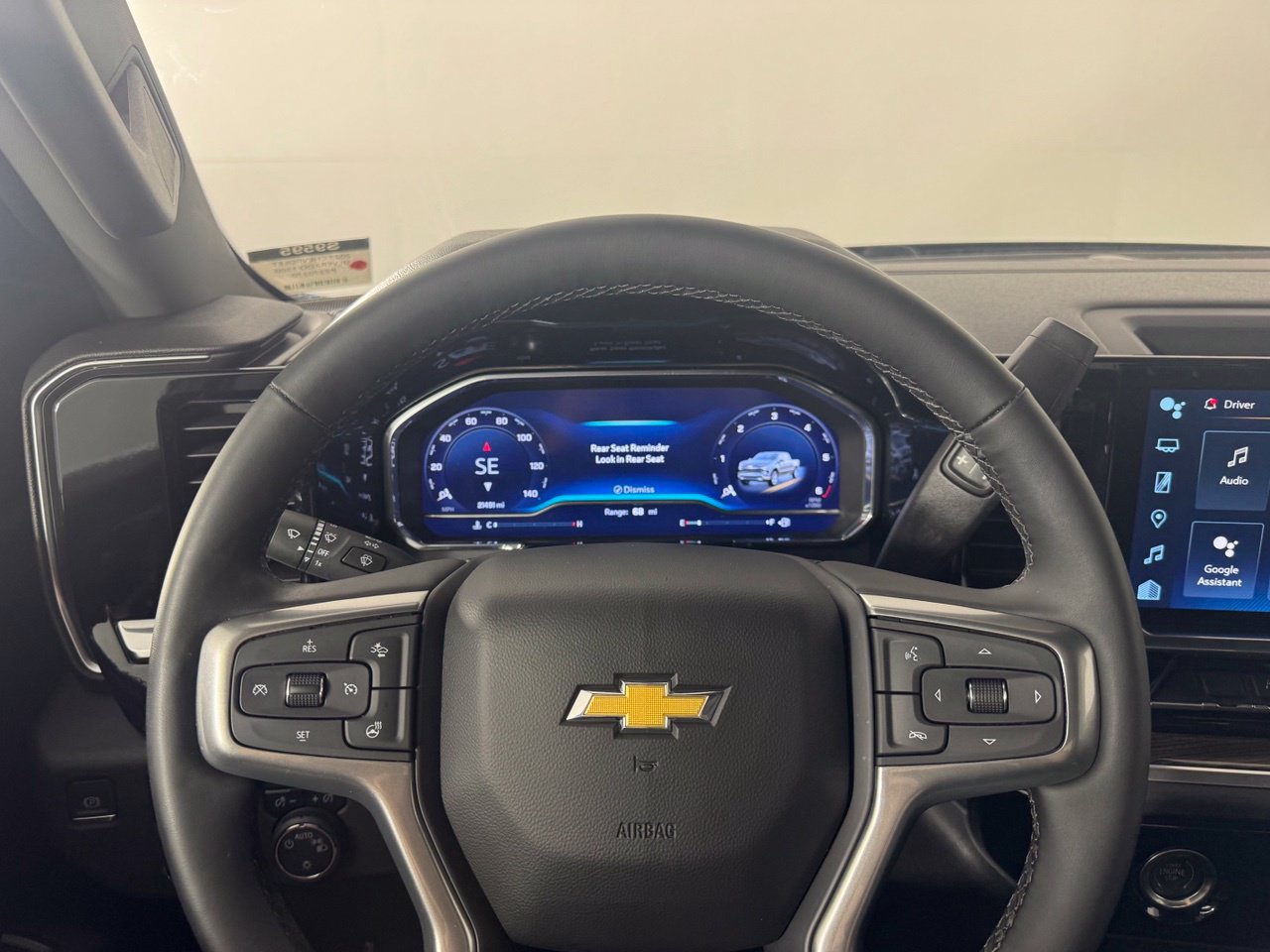 Used 2023 Chevrolet Silverado 1500 LT AWD/4WD image 16