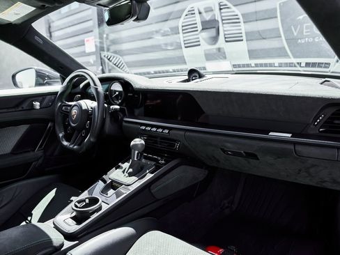 Used 2025 Porsche 911 GT3 RS w/ Weissach Package RWD image 42