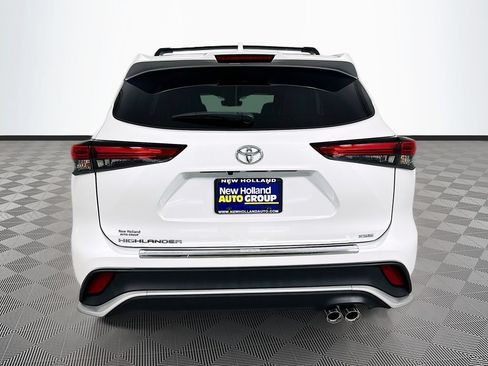 Used 2023 Toyota Highlander XSE FWD image 9