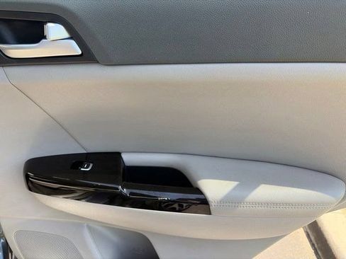 Used 2018 Kia Sportage SX FWD image 37