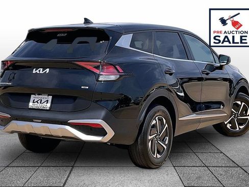 Used 2023 Kia Sportage LX AWD/4WD image 13