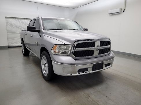 Used 2021 RAM 1500 Classic SLT image 13