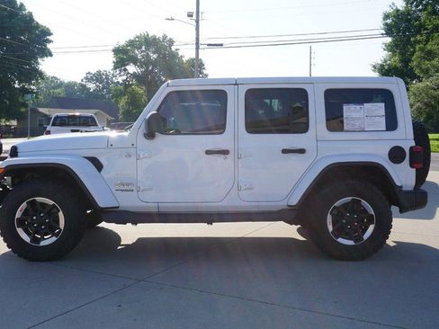 Used 2018 Jeep Wrangler Unlimited Sahara w/ Dual Top Group AWD/4WD image 6