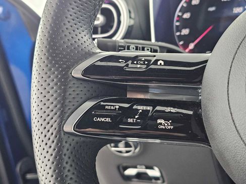 Used 2023 Mercedes-Benz GLC 300 image 27