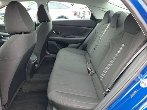 Used 2023 Hyundai Elantra SEL FWD image 10