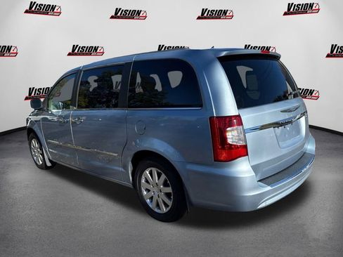 Used 2012 Chrysler Town & Country Touring-L w/ Driver Convenience Group image 7