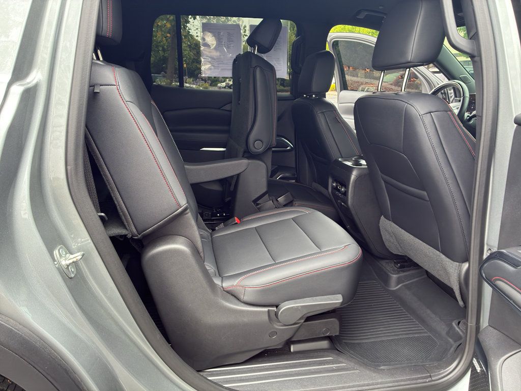 Used 2025 Chevrolet Traverse Z71 w/ Enhanced Driving Package AWD/4WD image 56