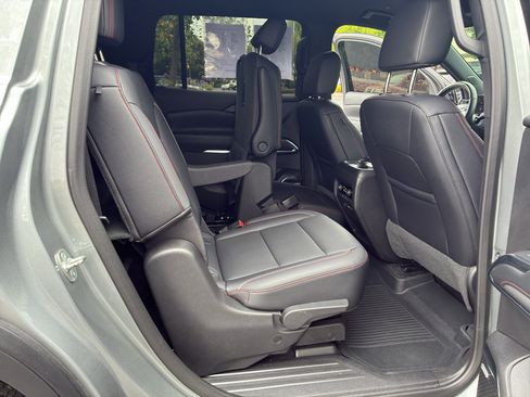 Used 2025 Chevrolet Traverse Z71 w/ Enhanced Driving Package AWD/4WD image 56