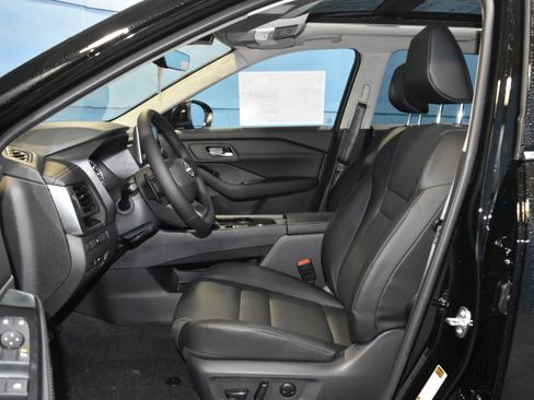 New 2026 Nissan Rogue SV image 5