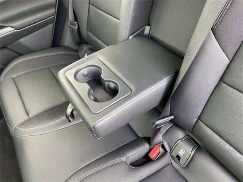 New 2026 Chevrolet Equinox EV LT image 28