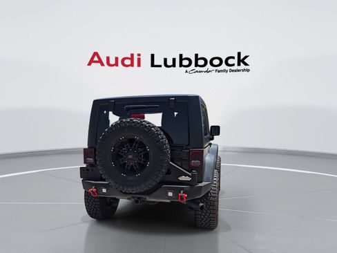 Used 2018 Jeep Wrangler Sport AWD/4WD image 3