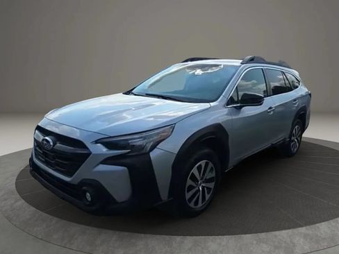 Used 2023 Subaru Outback Premium w/ Popular Package #1 AWD/4WD image 3
