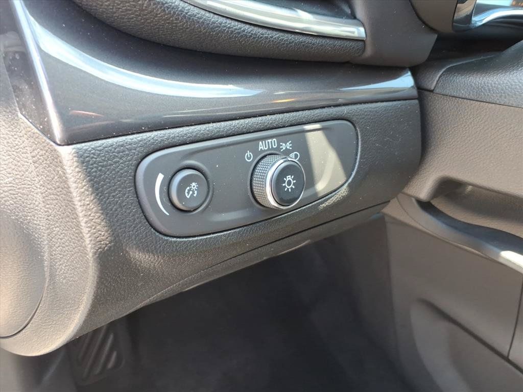 Used 2022 Buick Encore Preferred w/ Safety Package AWD/4WD image 21