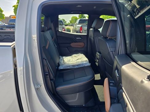 New 2026 GMC Canyon AT4 AWD/4WD image 23