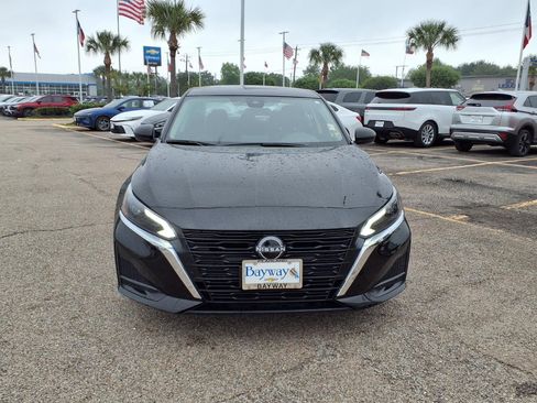 Used 2025 Nissan Altima 2.5 SV FWD image 19