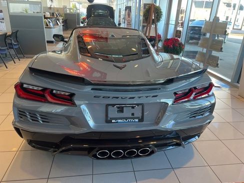 Used 2025 Chevrolet Corvette Z06 image 4