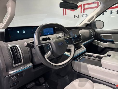 Used 2025 Ford Expedition Max Platinum image 10