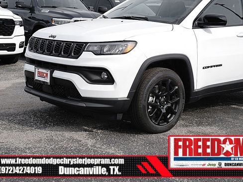 New 2026 Jeep Compass Latitude image 41