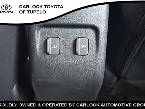 Used 2023 Nissan Kicks SR w/ SR Premium Package FWD image 16