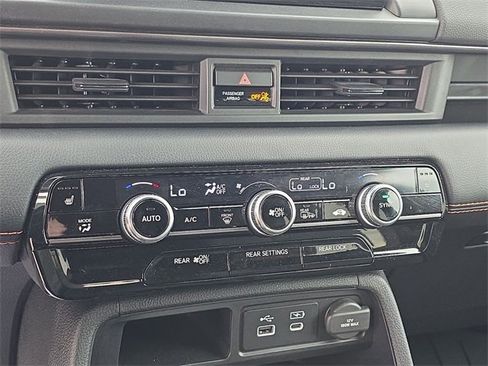 Used 2024 Honda Pilot TrailSport image 25