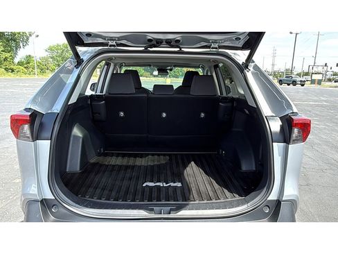 Certified 2020 Toyota RAV4 XLE w/ Convenience Package AWD/4WD image 7
