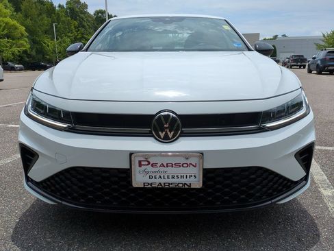 Used 2025 Volkswagen Jetta Sport FWD image 9