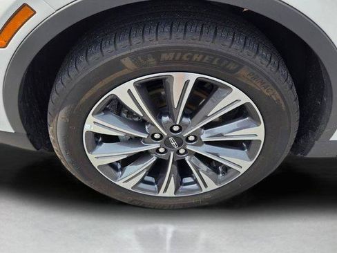Used 2022 Lincoln Corsair Reserve w/ Equipment Group 201A FWD image 9