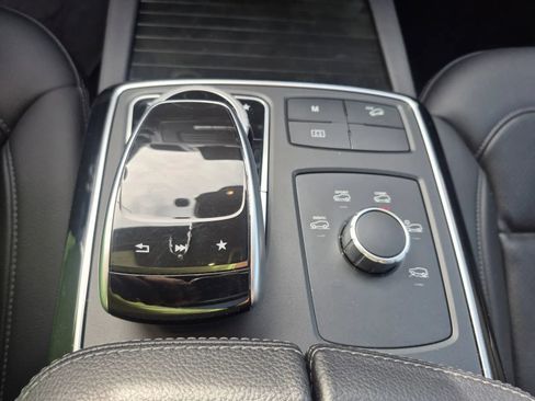 Used 2019 Mercedes-Benz GLE 400 4MATIC image 26