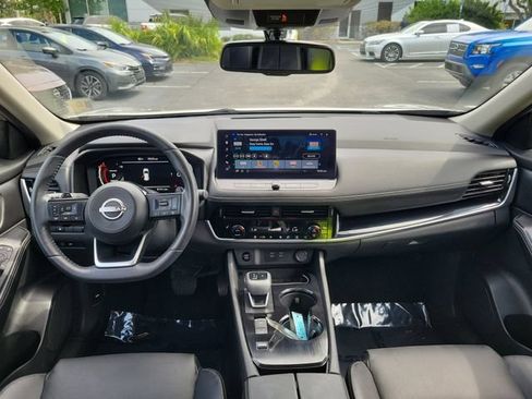 Used 2024 Nissan Rogue SL FWD image 10