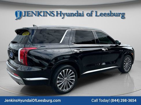 Used 2025 Hyundai Palisade Calligraphy image 5