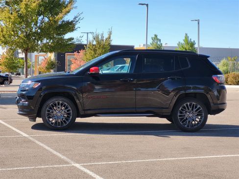 Used 2023 Jeep Compass Limited image 4