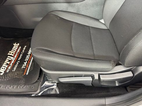 Used 2024 Nissan Sentra S image 12