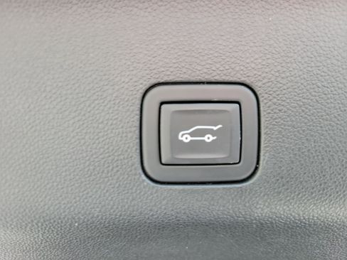 Used 2024 Chevrolet Tahoe Premier image 24