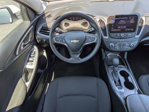 Used 2025 Chevrolet Malibu LT image 16