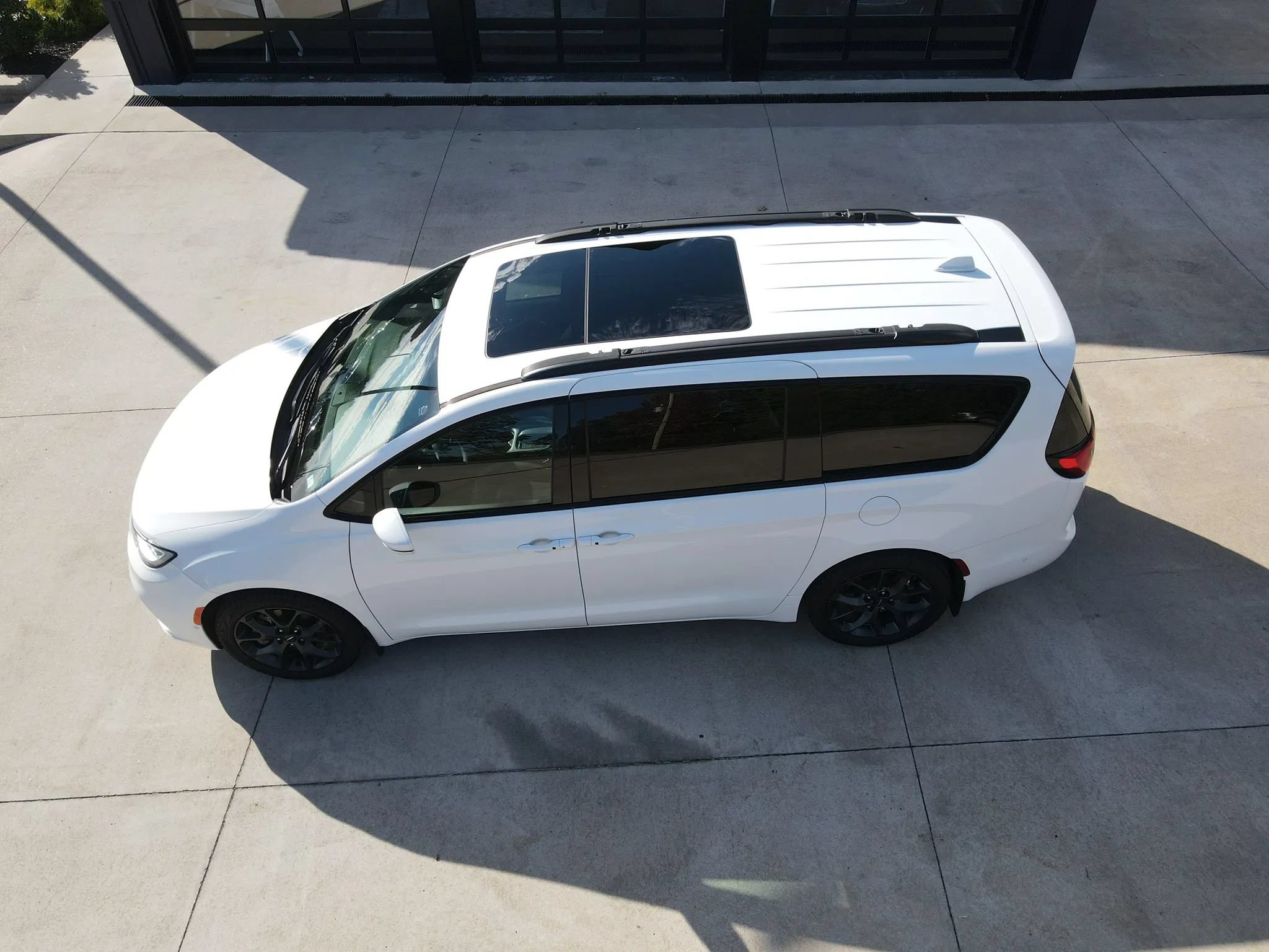 Used 2022 Chrysler Pacifica Touring-L w/ Uconnect Theater Family Group AWD/4WD image 58