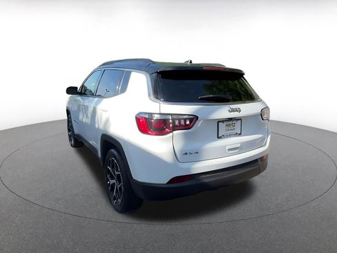 Used 2025 Jeep Compass Limited AWD/4WD image 11