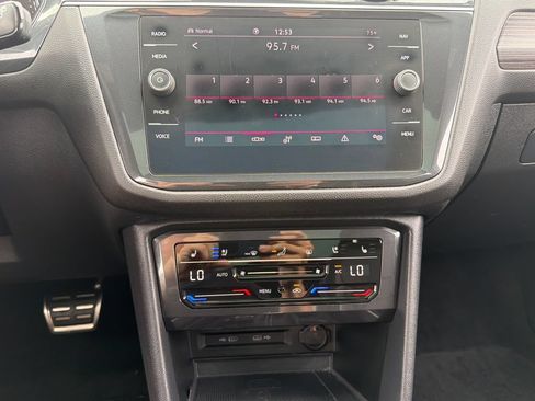 Certified 2022 Volkswagen Tiguan SEL R-Line AWD/4WD image 16