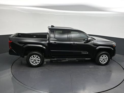 Used 2025 Toyota Tacoma SR5 RWD image 21