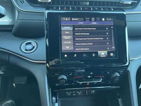 New 2025 Jeep Grand Cherokee 4WD image 28