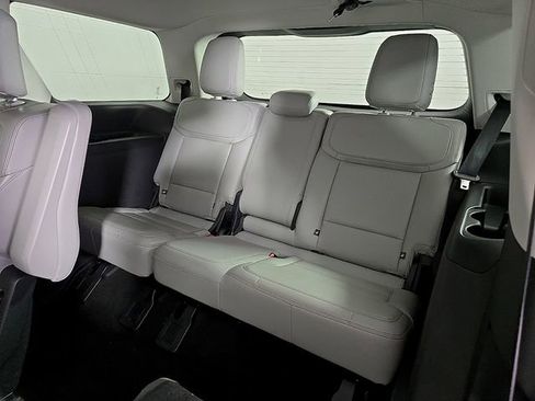 Certified 2025 Ford Expedition Active image 12